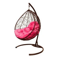 Подвесное кресло КАПЛЯ с экоротангом коричневое, розовая подушка